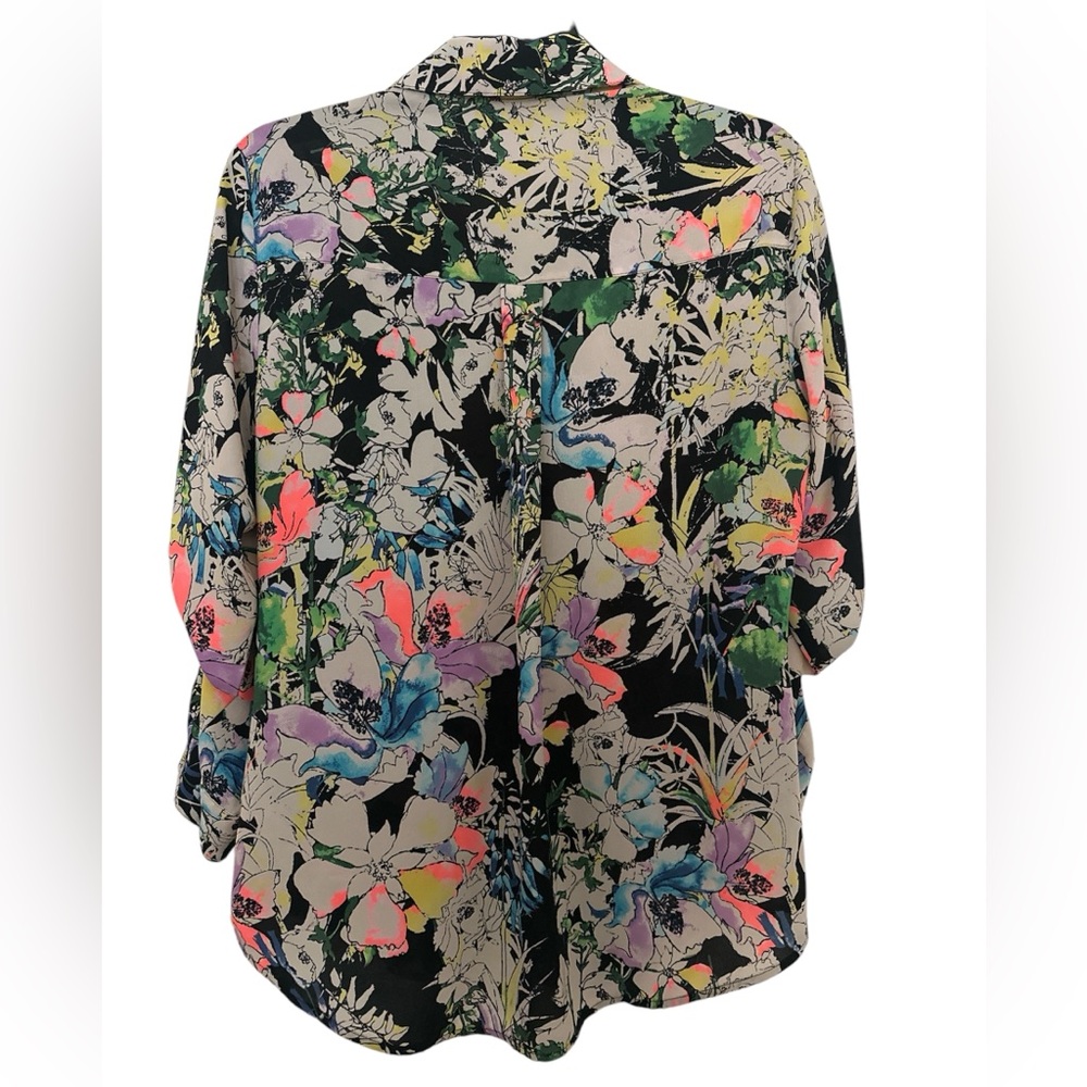 Express Floral Portofino Button Down Shirt with Notched Collar - Picture 4 of 5